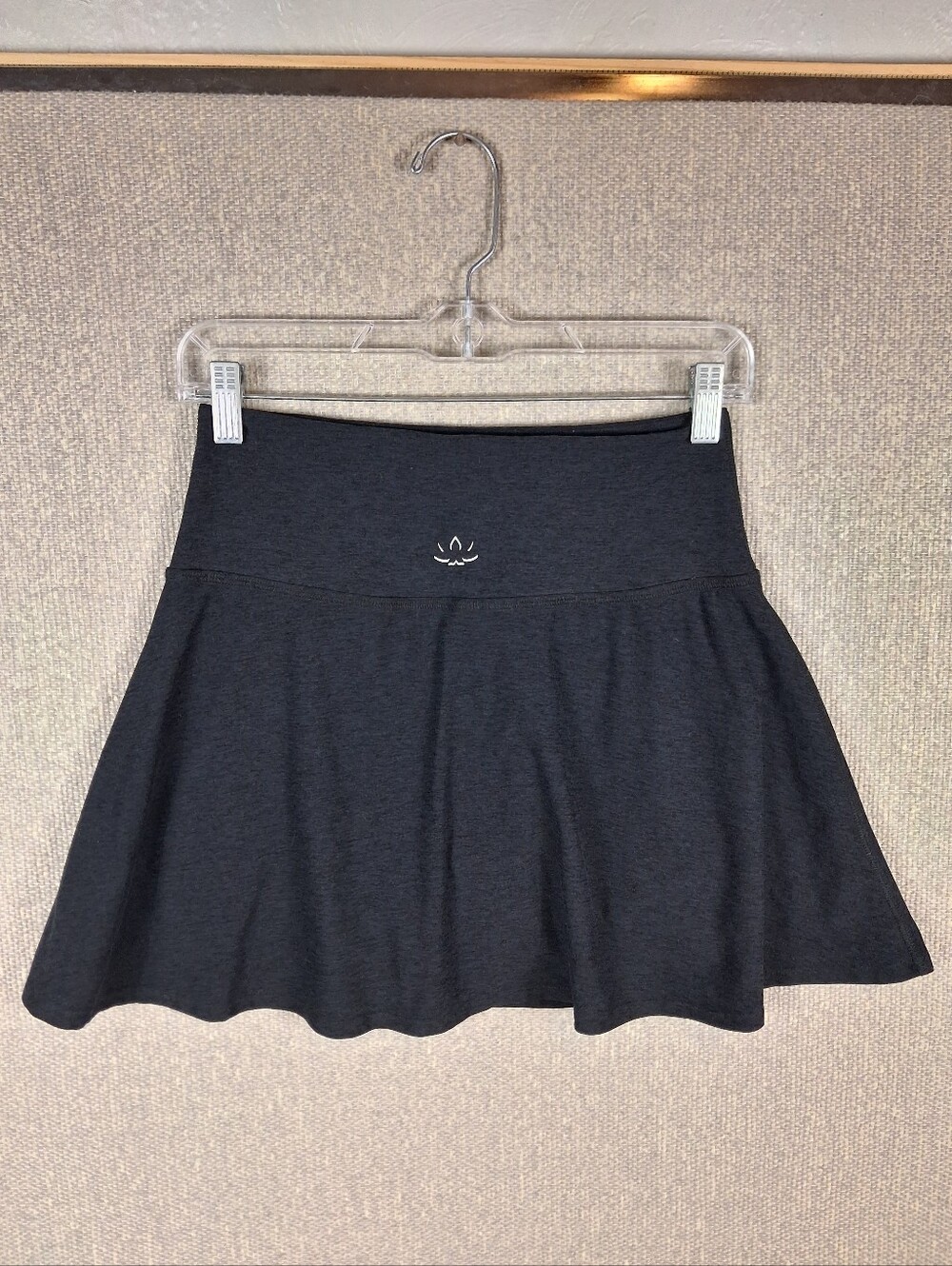 Beyond Yoga Spacedye Hot Shot Circle Skort Size Small Black Heather Activewear - Picture 3 of 6